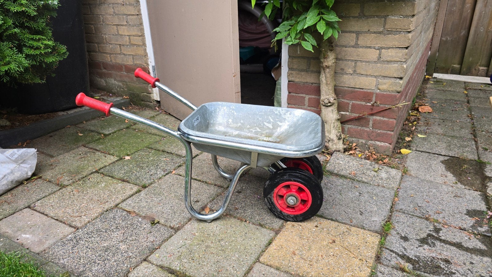 Stevige kinder kruiwagen met twee wielen, Ophalen, Gebruikt, Handmatig, Tweewielig