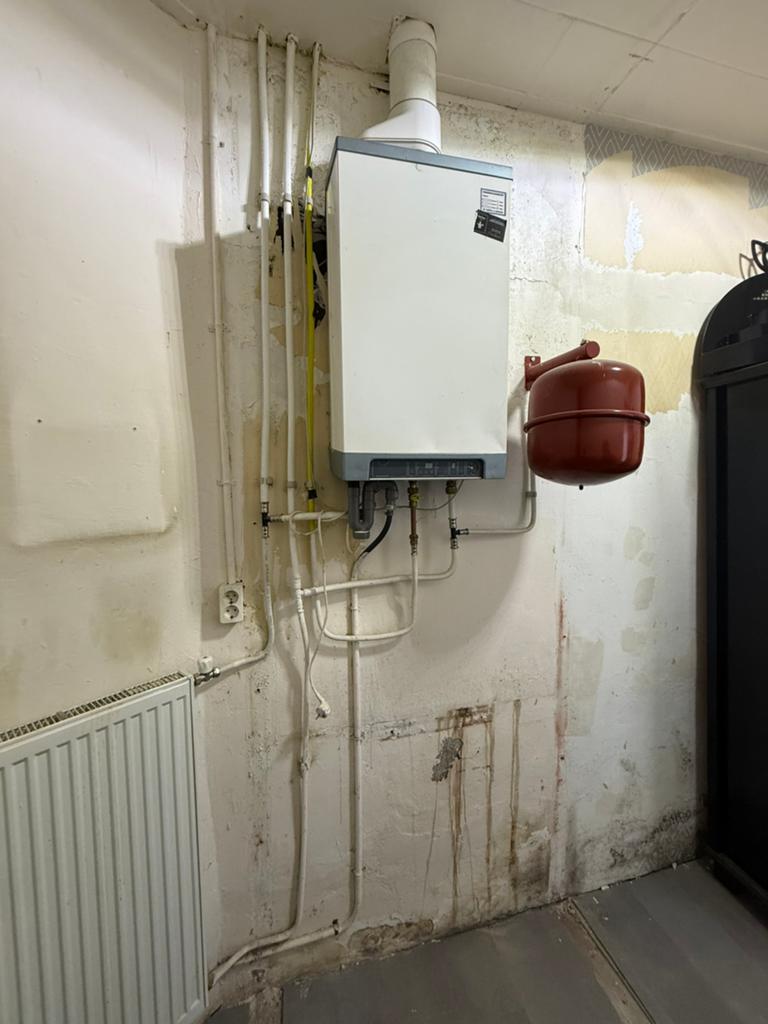 Boiler, Doe-het-zelf en Verbouw, Ophalen of Verzenden, Zo goed als nieuw, Boiler, Minder dan 3 jaar oud