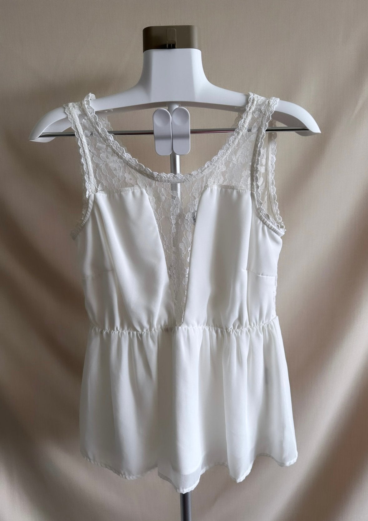 Witte seethrough peplum top met kant maat M/38 - Vero Moda, Maat 38/40 (M), Verzenden, Wit, Zo goed als nieuw