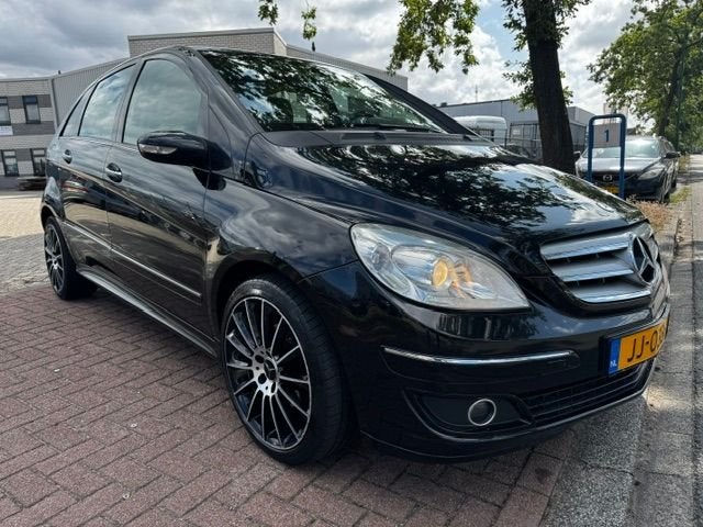 Mercedes-Benz B-Klasse 200 Airco/ECC,Cruisecontrol,Leder,Nav, Auto's, Mercedes-Benz, 136 pk, Gebruikt, Zwart, 4 cilinders