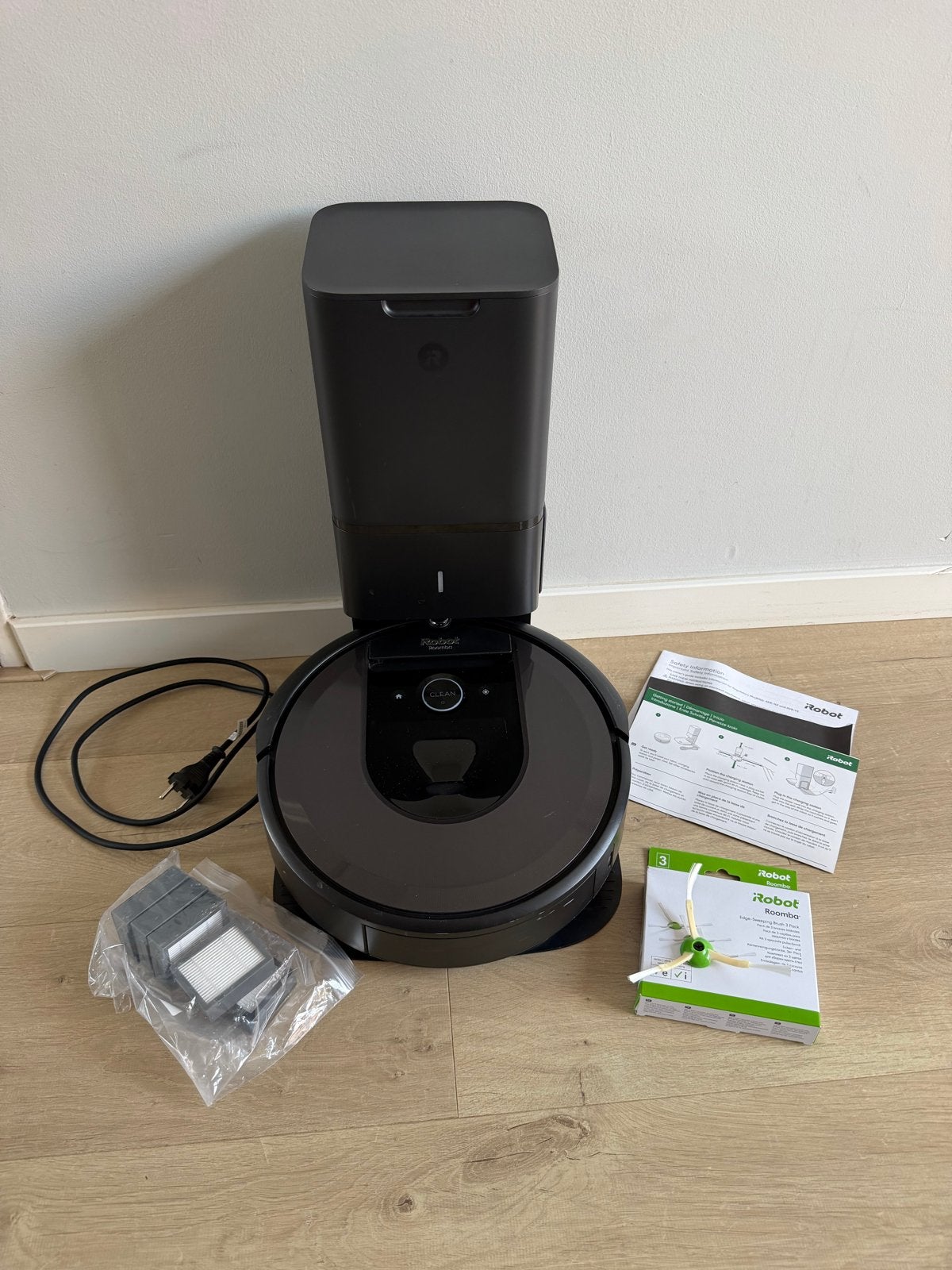 iRobot Roomba i7 Robotstofzuiger met automatisch leegstation, Ophalen, Gebruikt, IRobot, Automatisch legen