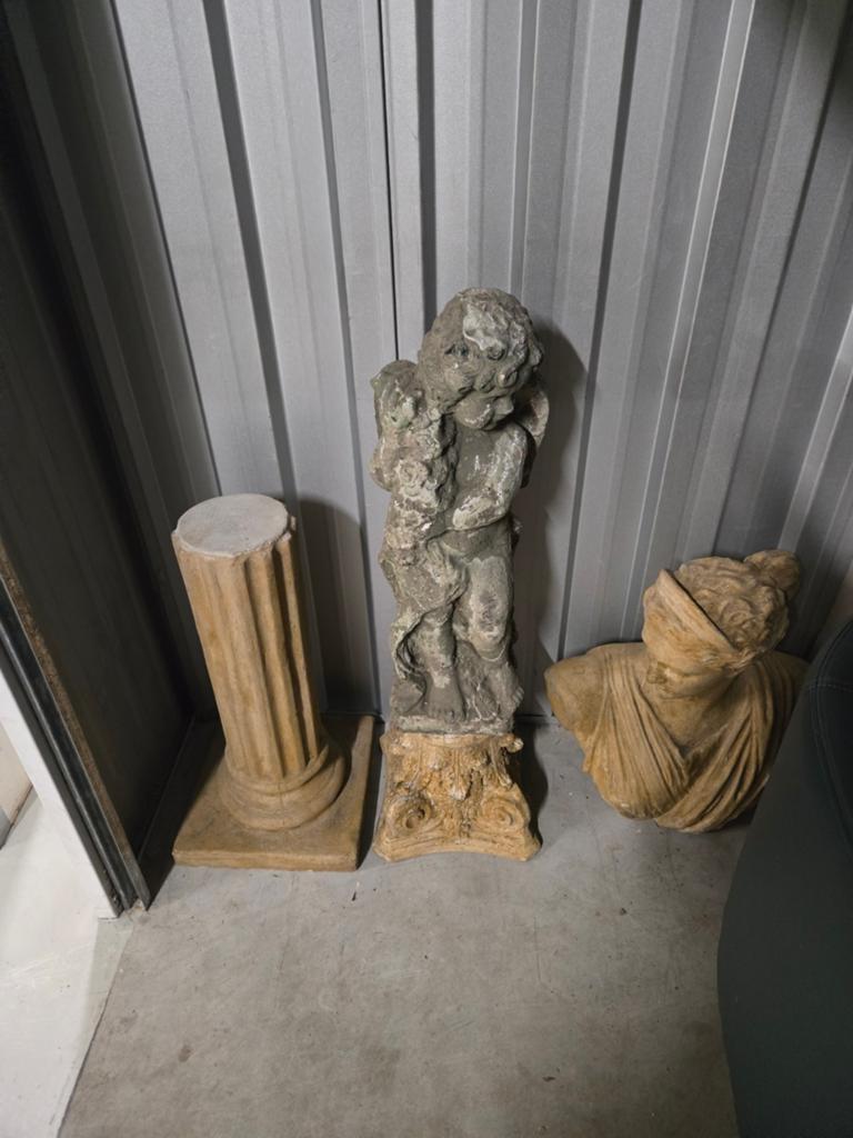 Beelden: Engel en Griekse Godin, Antiek en Kunst, Gepatineerd, Steen of Keramiek, Beeld, Religie