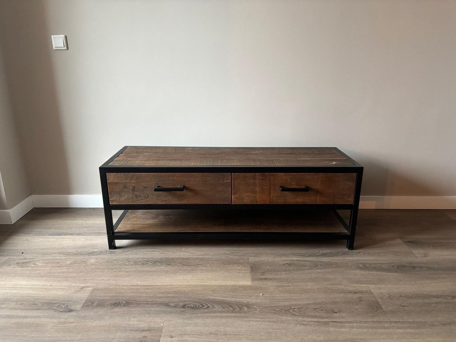 Industriële salontafel met lades - Mangohout en metaal, Huis en Inrichting, Ophalen, Gebruikt, 100 tot 150 cm, Minder dan 100 cm