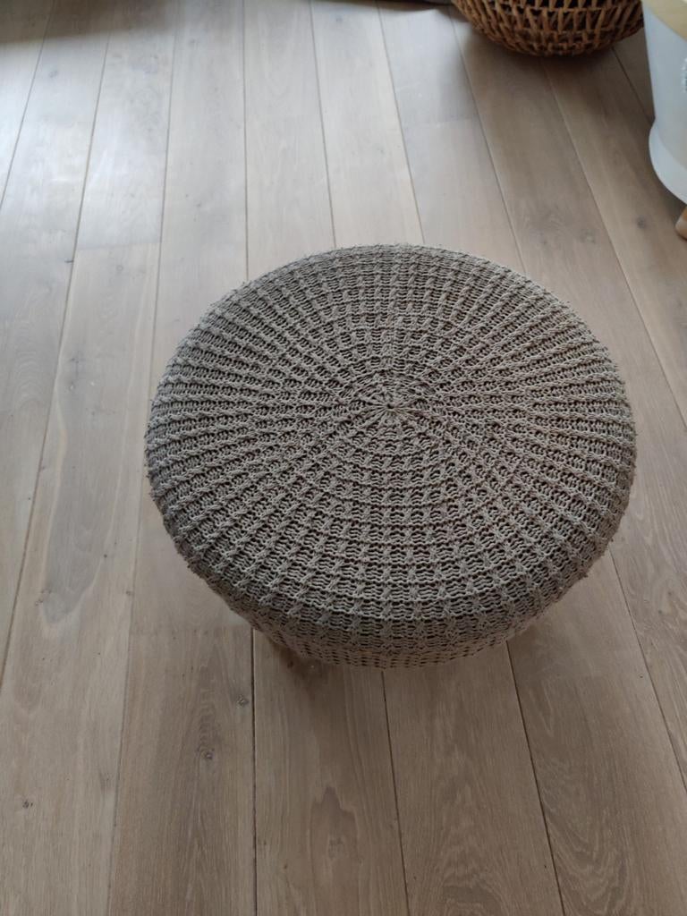 Gehaakte poef, Minder dan 50 cm, Gebruikt, Rond, Minder dan 50 cm