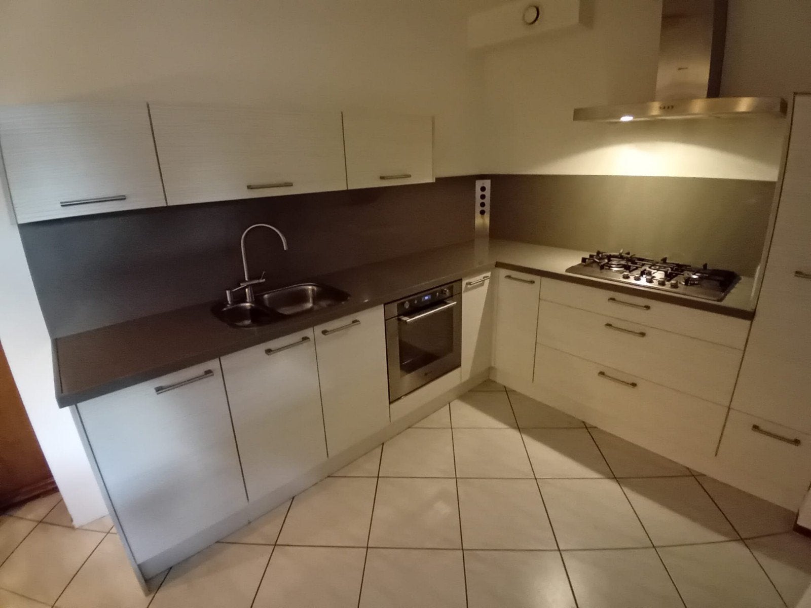 Keuken (zelf demonteren), Ophalen, Wit, Hoekkeuken, Zo goed als nieuw
