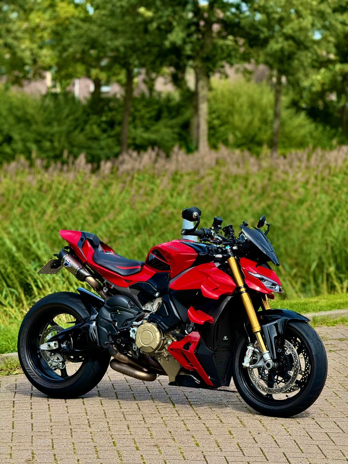 Foto 6 van Ducati StreetFighter V4 S - “Nieuwstaat”  slechts 7776 km