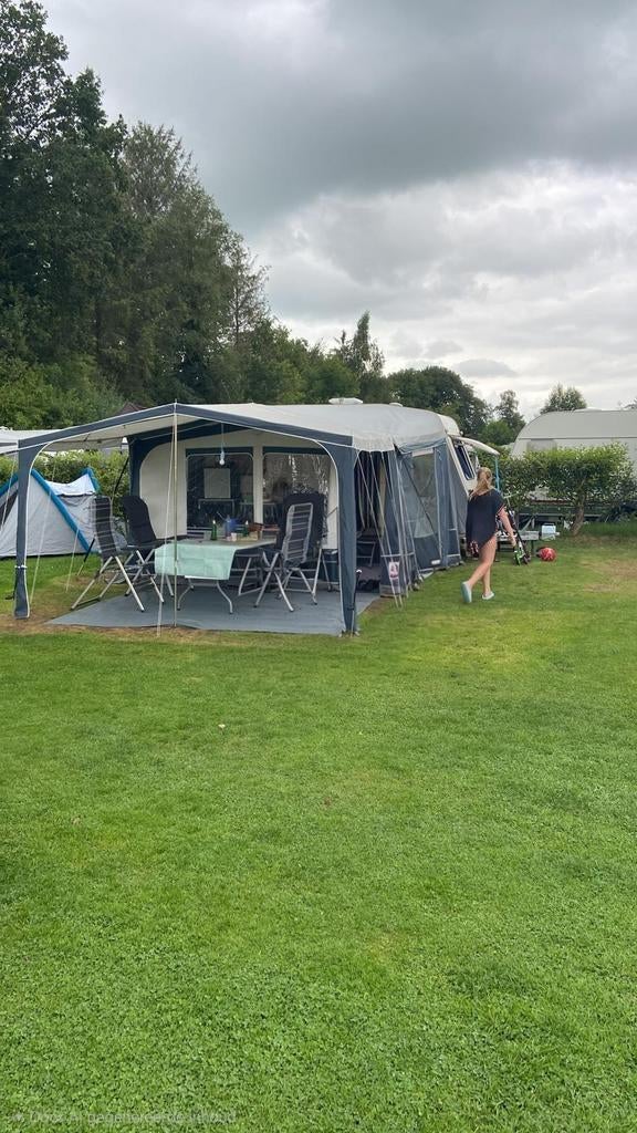 Caravelair Caravan met Voortent, luifel, en zijzak, Openslaande ramen, Particulier, 4 tot 5 meter, Caravelair