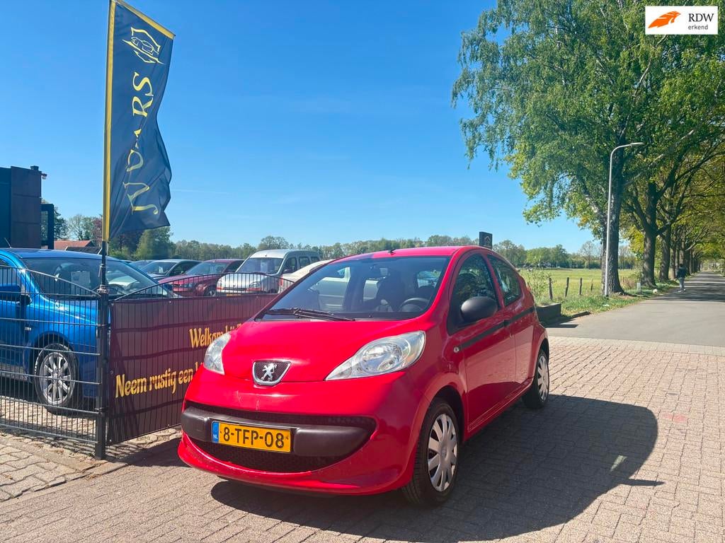 Peugeot 107 1.0-12V XR ,CENTRALE DEURVERGRENDELING,WEINIG KM, Gebruikt, 4 stoelen, 68 pk, Bedrijf