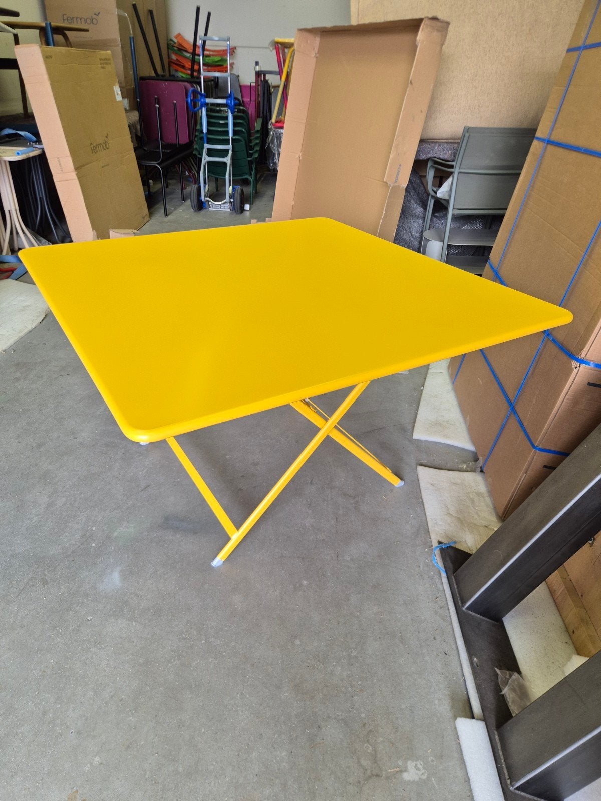 nieuwe fermob caractere 128x128 1x geel 1x plum oudere kleur, Tuin en Terras, Ophalen, Nieuw, Rechthoekig, Aluminium