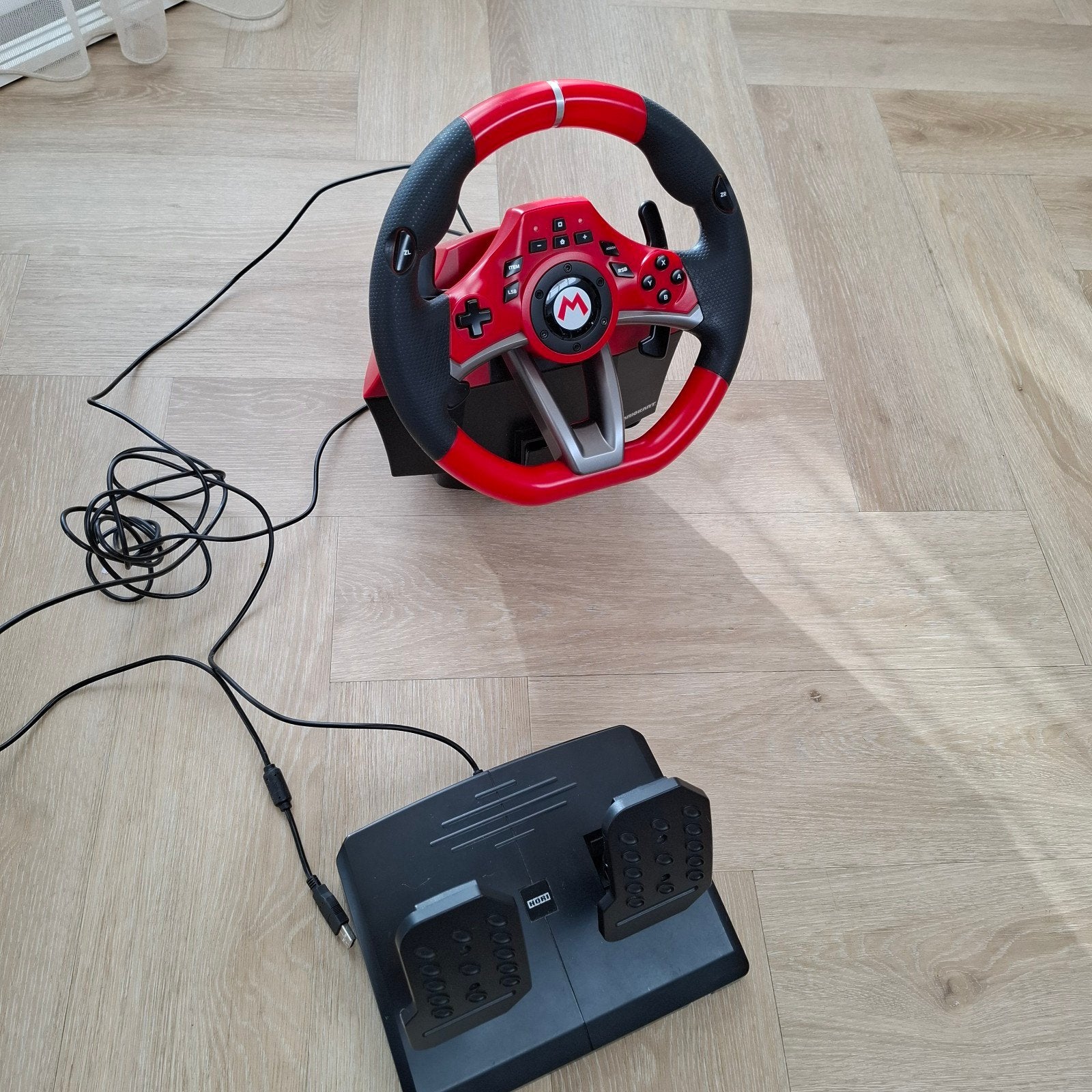 Mario racestuur met pedalen – HORI, Ophalen of Verzenden, Gebruikt