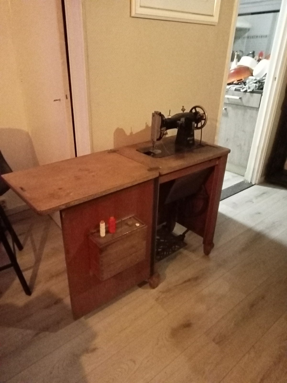 Vintage Pfaff 130 Naaimachine met Meubel en Accessoires, Antiek en Kunst, Ophalen of Verzenden
