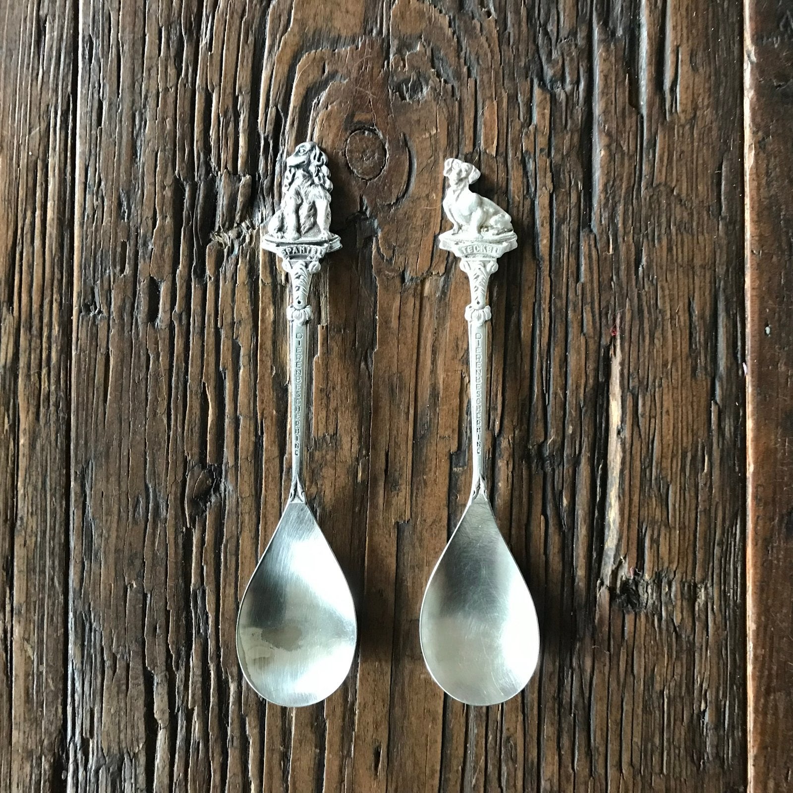 Set van 2 verzilverde theelepels met hondenfiguren, Ophalen of Verzenden