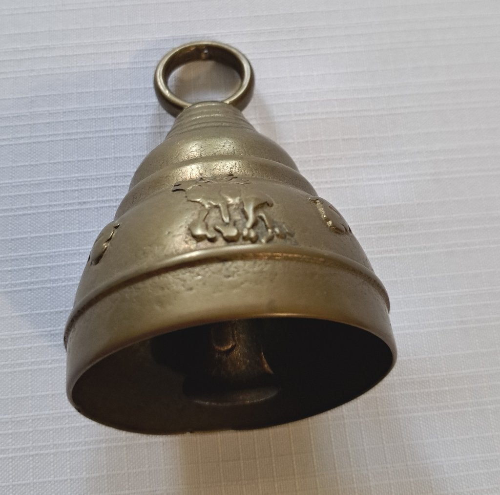 Oude messing bel met hert eland jacht jager tafelbel koebel, Antiek en Kunst, Verzenden