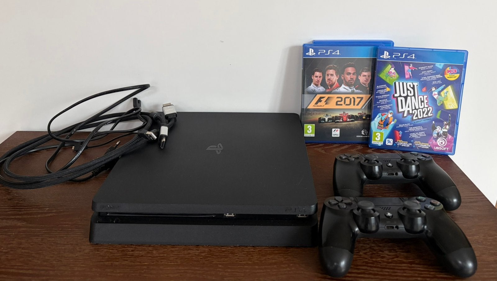 Sony PlayStation 4 Slim 500GB + 2 controllers + games, Met 2 controllers, Ophalen of Verzenden, Zo goed als nieuw, Slim