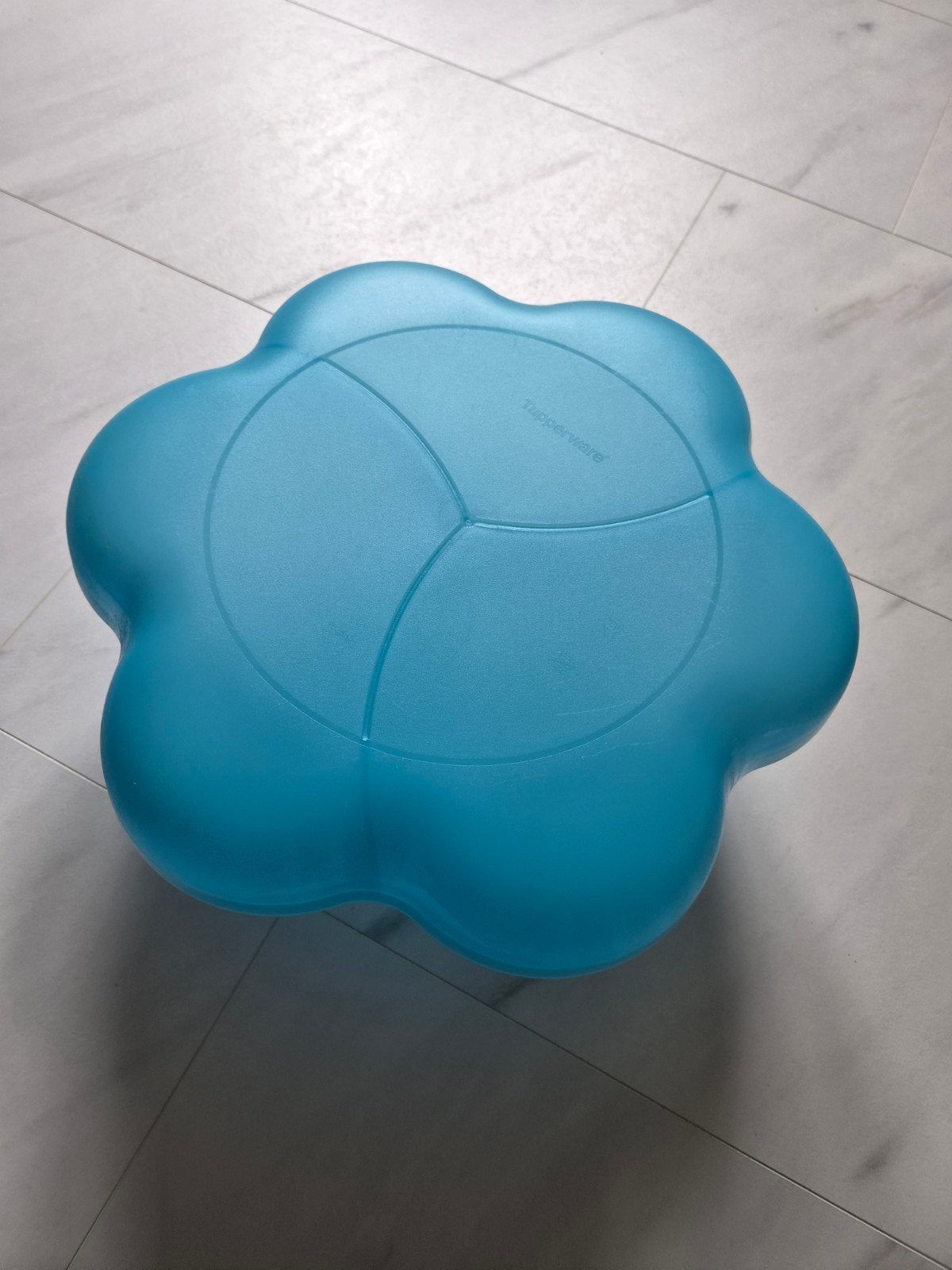 Tupperware XL Chip en Dip Schaal - Blauw, Schaal, Blauw, Ophalen of Verzenden, Zo goed als nieuw