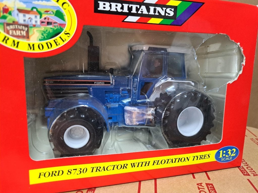 Britains 9442 Ford 8730 brede banden 1:32 Tractor in doos, Ophalen of Verzenden, Nieuw, Tractor of Landbouw, Britains