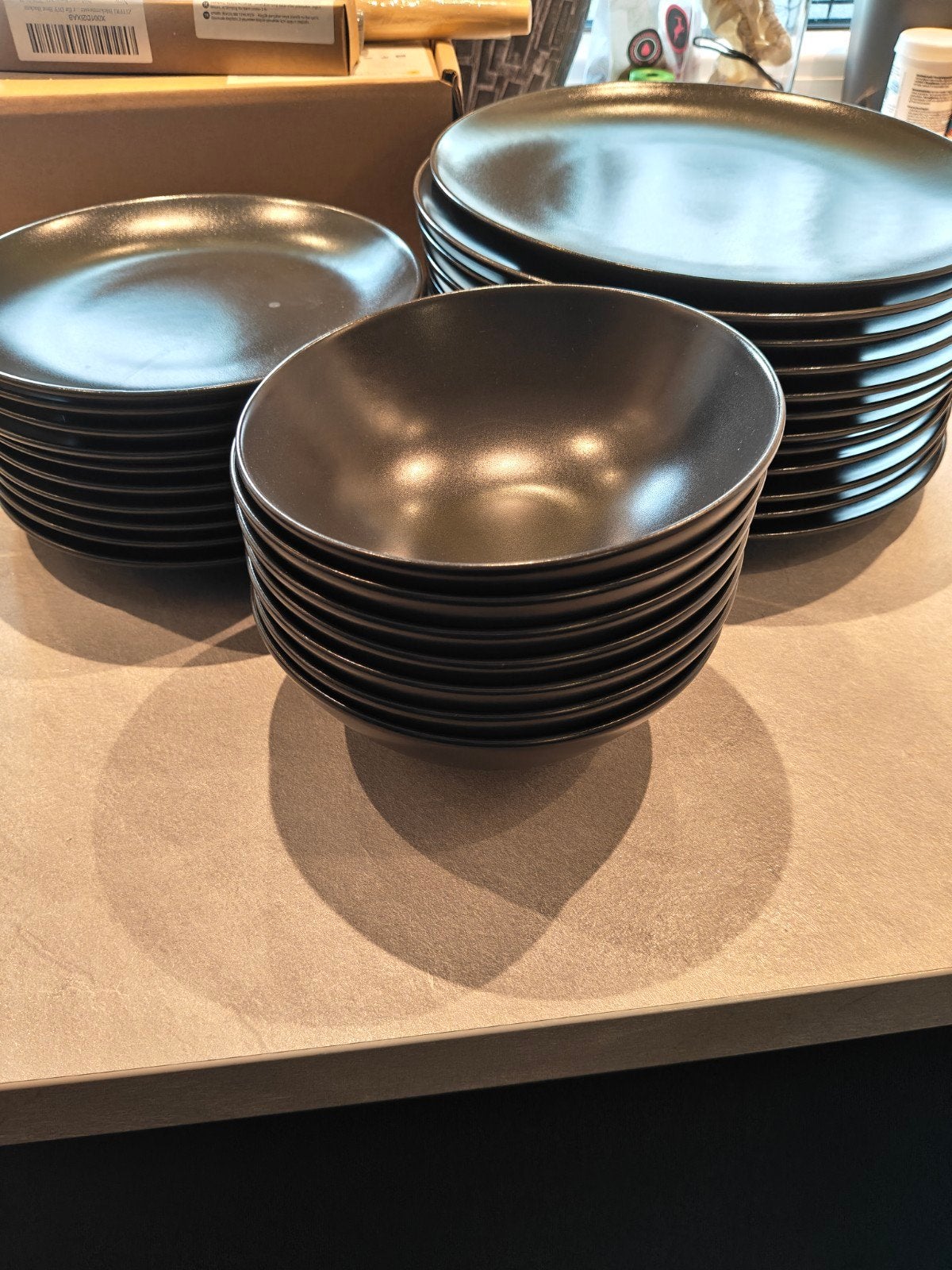 ikea servies grijs, Ophalen, Porselein, Overige stijlen, Bord(en)