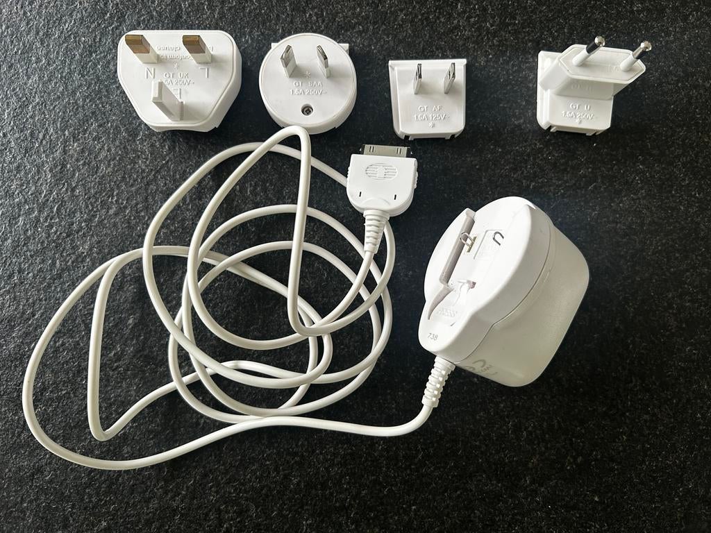Oplader 30 pins aansl. oudere modellen Iphone, Ipod en Ipad, Ophalen of Verzenden, Gebruikt