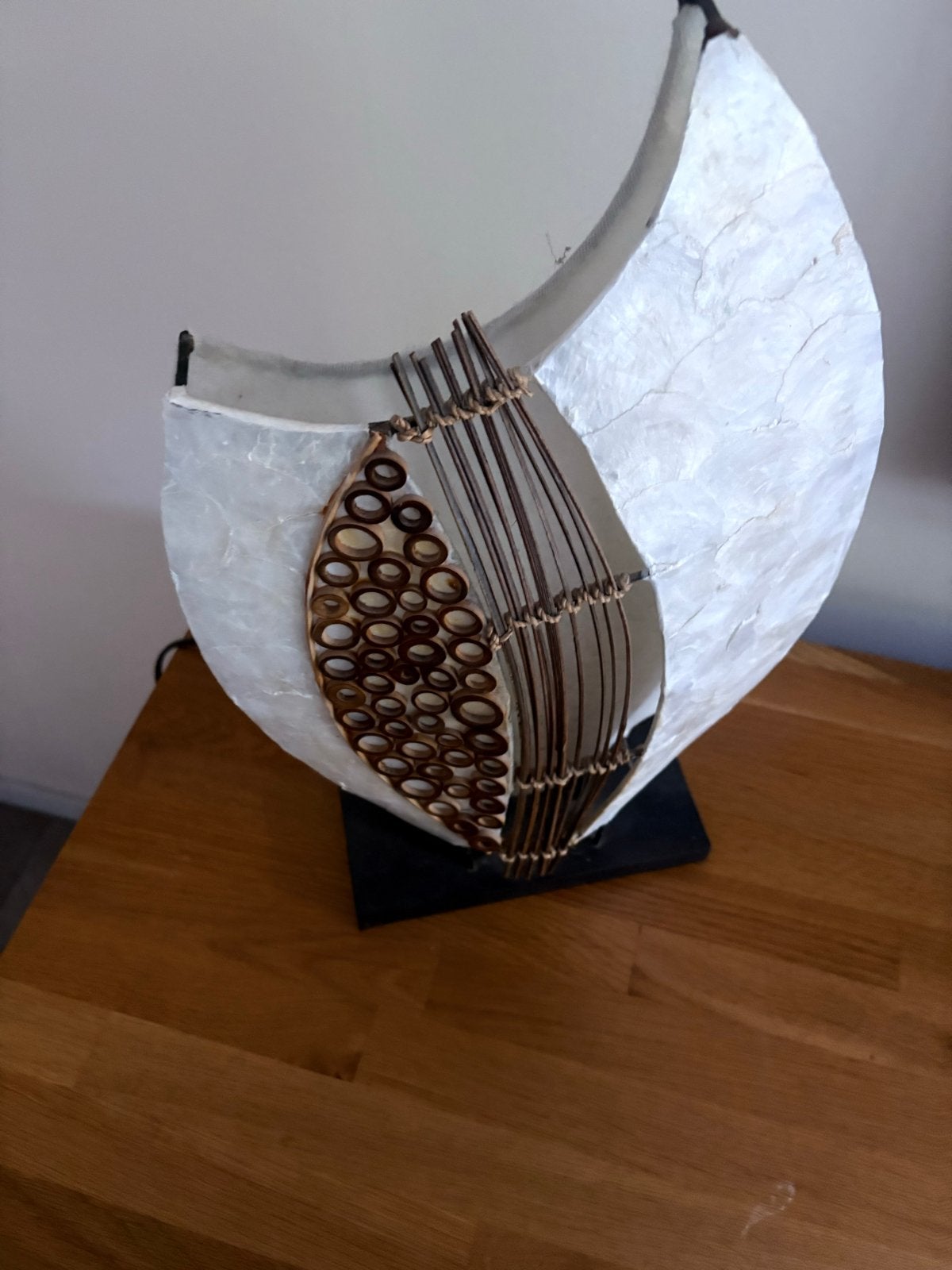 Unieke tafellamp van schelpen en hout, sfeervol licht, Ophalen, Overige merken, E14 (klein), Overige stijlen