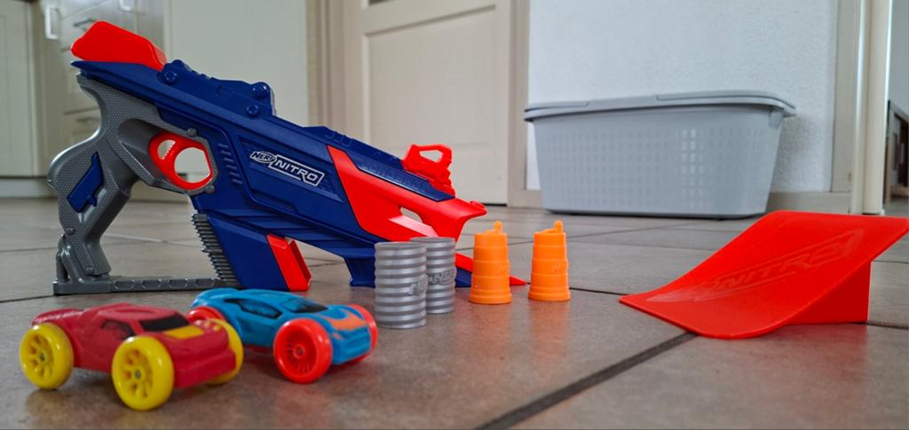 Nerf Nitro auto schieter. Met auto's., Ophalen of Verzenden, Zo goed als nieuw, Handmatig, Overige merken