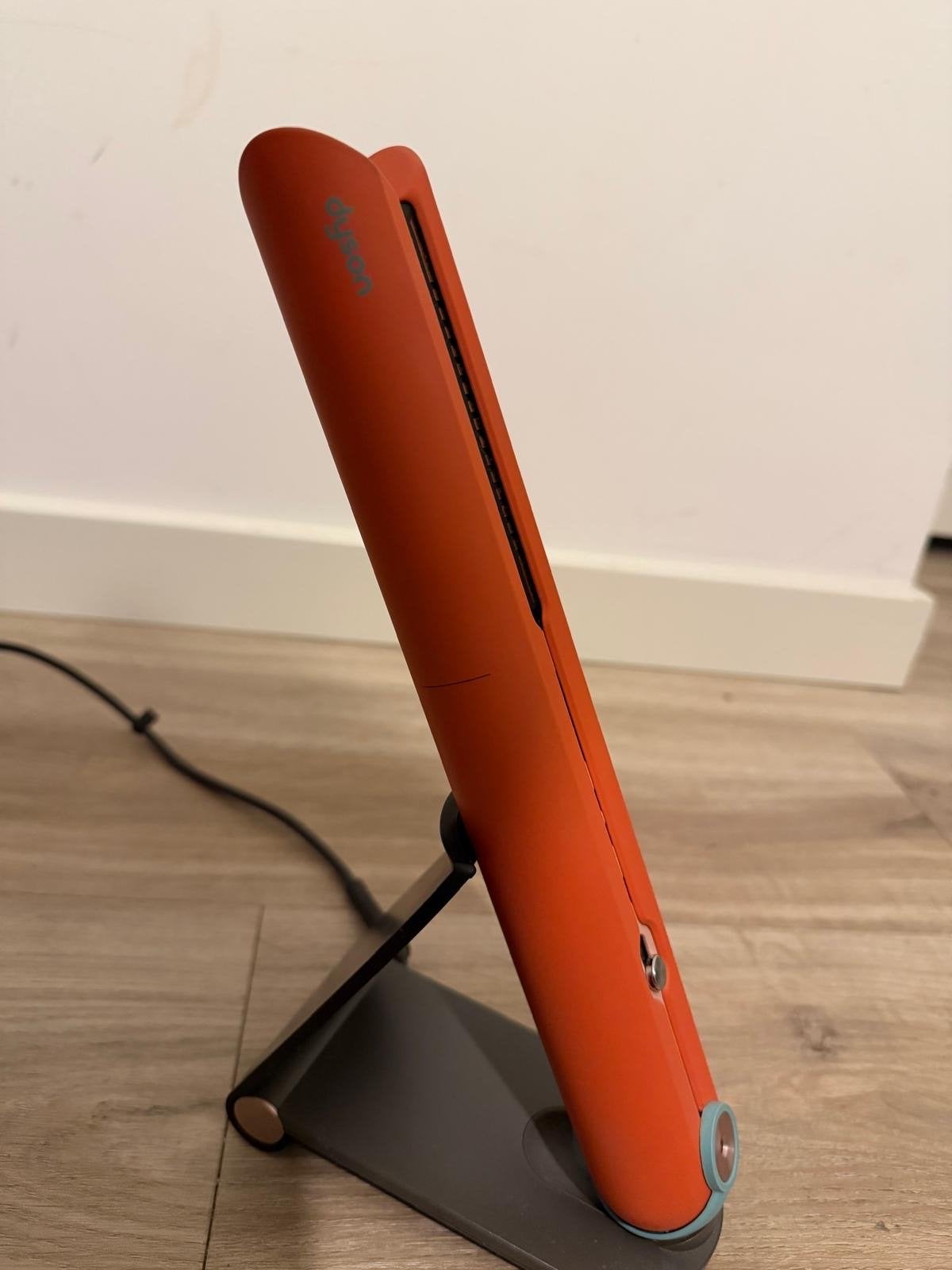 Dyson Corrale (Ceramic pop) Limited edition, Ophalen of Verzenden, Zo goed als nieuw, Krultang of Stijltang
