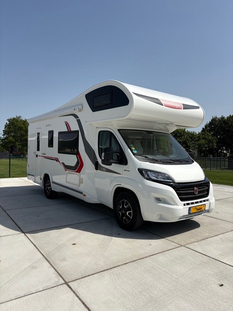 Foto 3 van Challenger C256 | 2019 | 7 zit/slaapplaats, 2x airco Offgrid