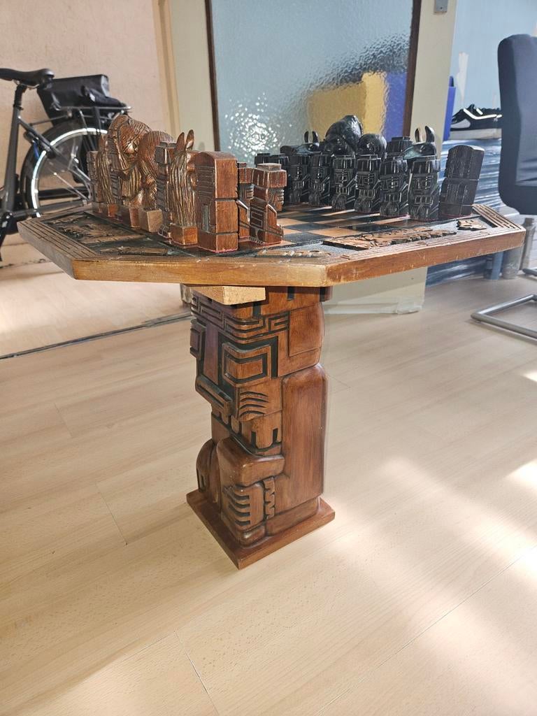Schaaktafel met schaakstukken, Ophalen, Zo goed als nieuw