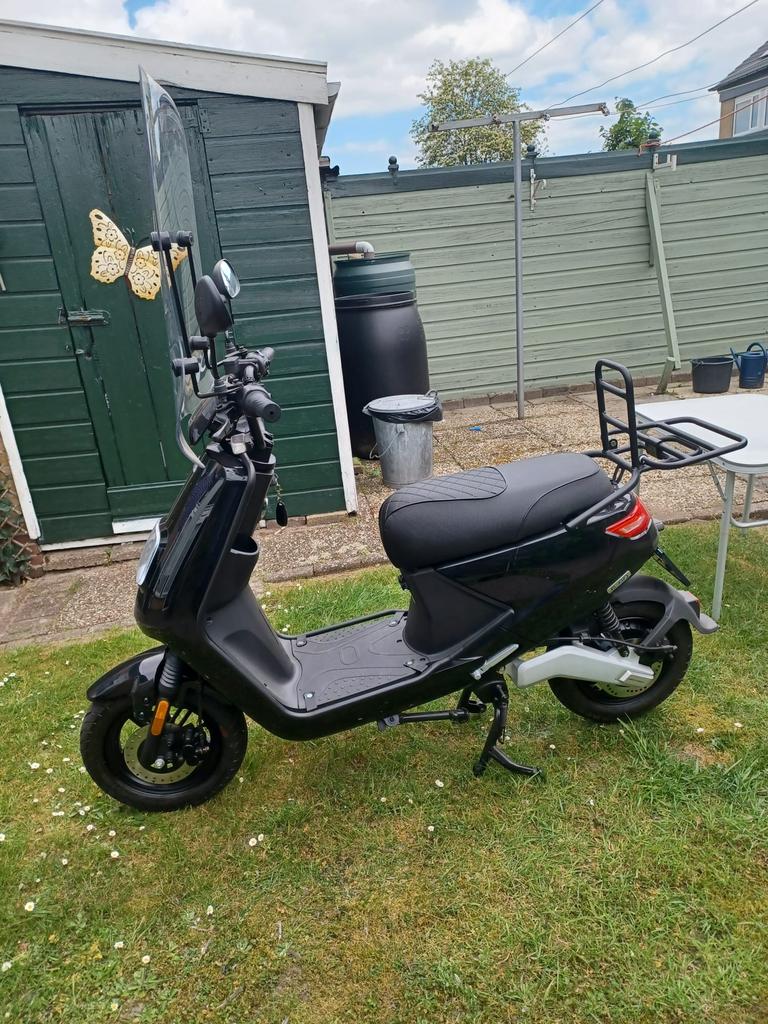 Elektrische scooter, Fietsen en Brommers, Snorfietsen en Snorscooters, Elektrisch, Zo goed als nieuw, Ophalen, Overige merken