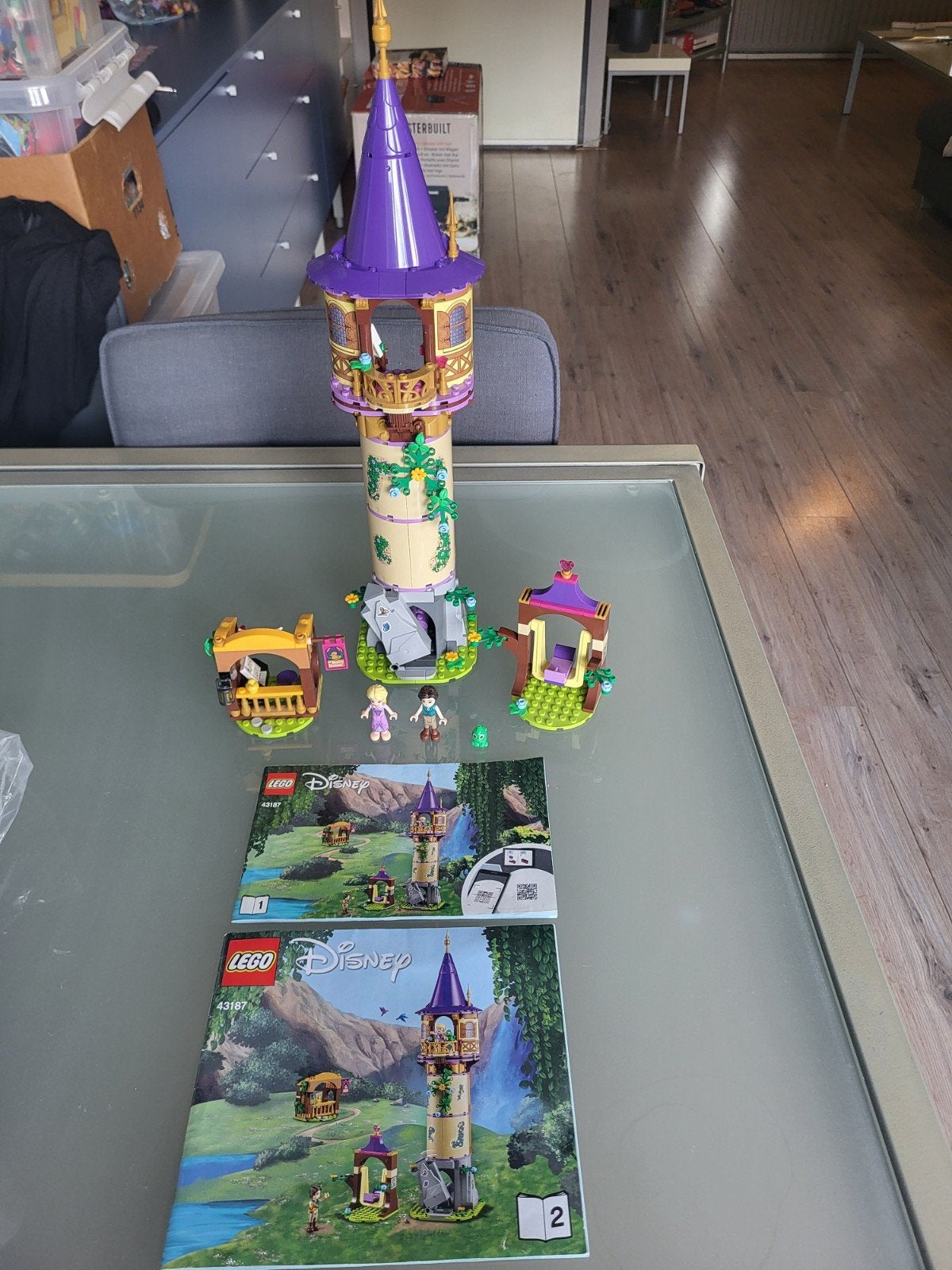 LEGO 43187 Rapunzel's Toren - Compleet (mist  1 stickertje), Lego, Ophalen of Verzenden, Zo goed als nieuw, Compleet