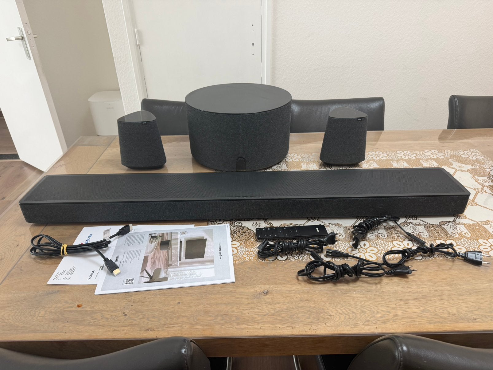 LOEWE Klang Bar 5 MR soundbar  +Sub 5 + klang mr1, Ophalen of Verzenden, Zo goed als nieuw