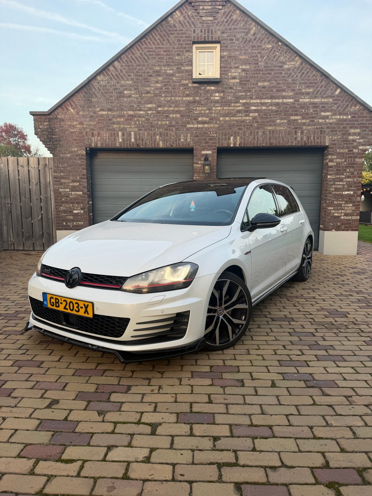 Volkswagen Golf 2.0 TSI 306pk 5D DSG 2014 Wit, 4 cilinders, 1984 cc, Wit, Leder