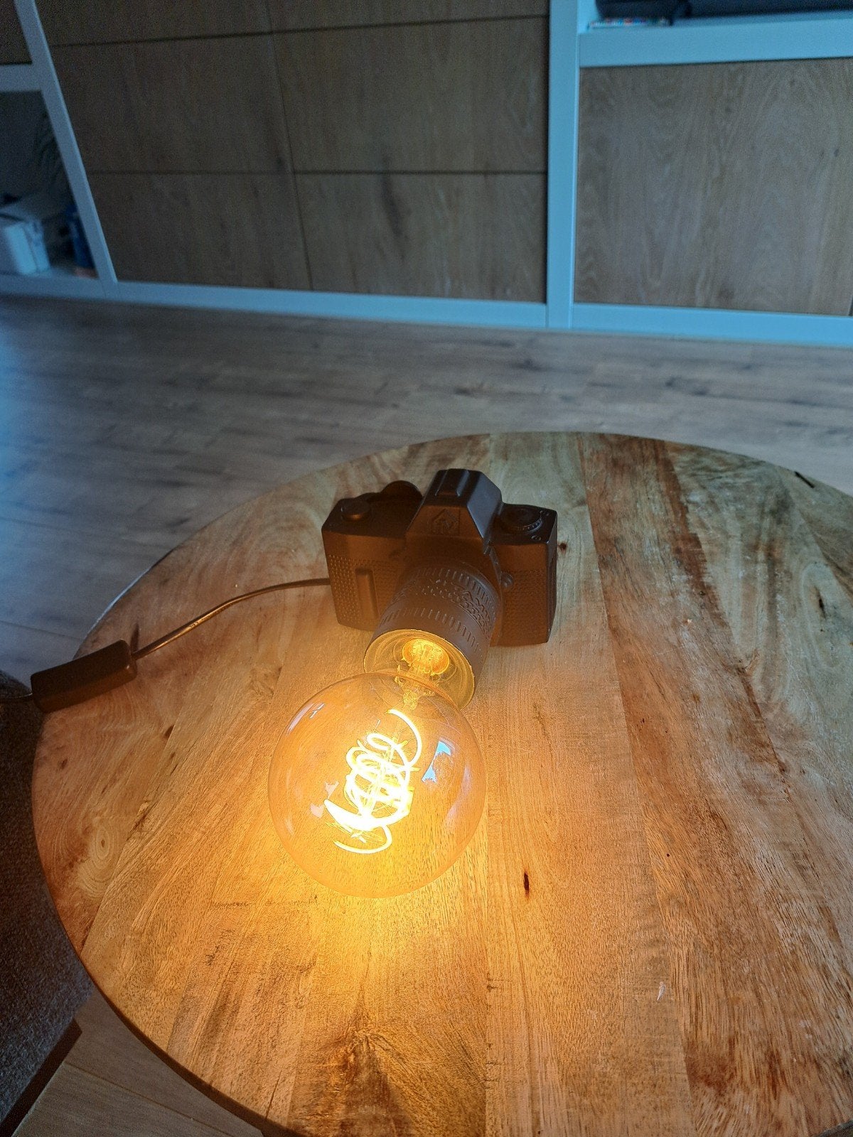 Design housevitamin tafellamp in camera-stijl, Kunststof, Ophalen of Verzenden, Modern, Gebruikt
