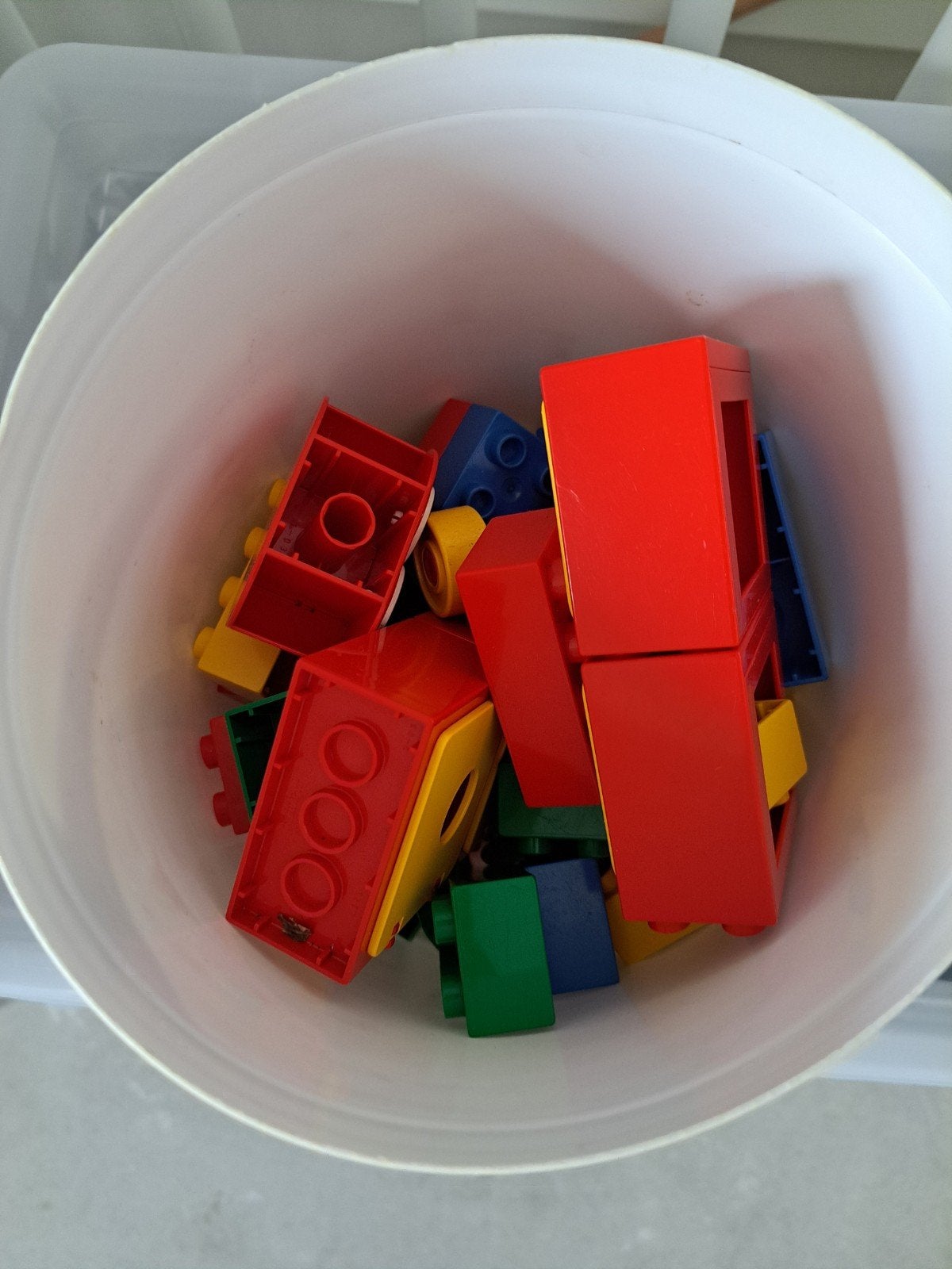 Ronde ton met Duplo bouwstenen, Kinderen en Baby's, Ophalen, Gebruikt, Duplo