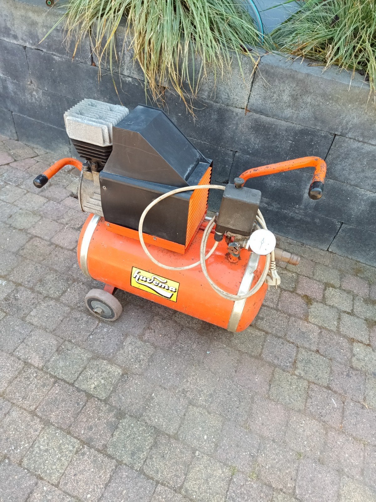compressor 2, Doe-het-zelf en Verbouw, Compressors, 25 tot 100 liter, Ophalen, Minder dan 200 liter/min