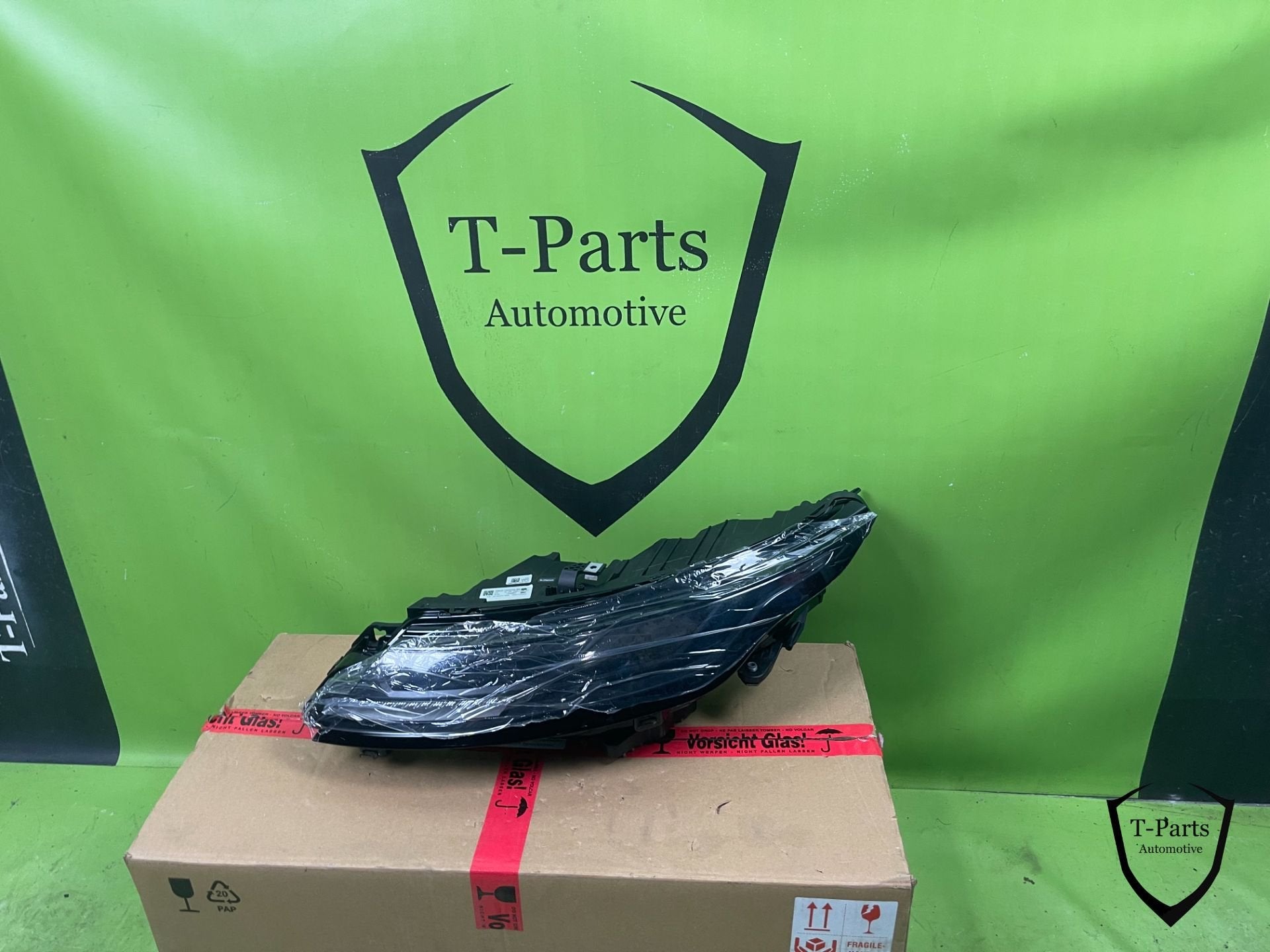 land rover RANGE ROVER EVOQUE koplamp links R8D213W030BB, Auto-onderdelen, Info@fabrikant.eu, Fabrikantstraat 1
1000 AA  Amsterdam, NL