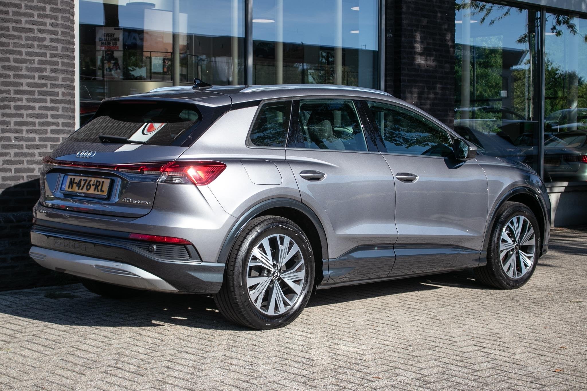 Audi Q4 e-tron 40 Launch edition Advanced 77 kWh | Carplay |, Auto's, Gebruikt, Zwart, Q4 e-tron, 204 pk