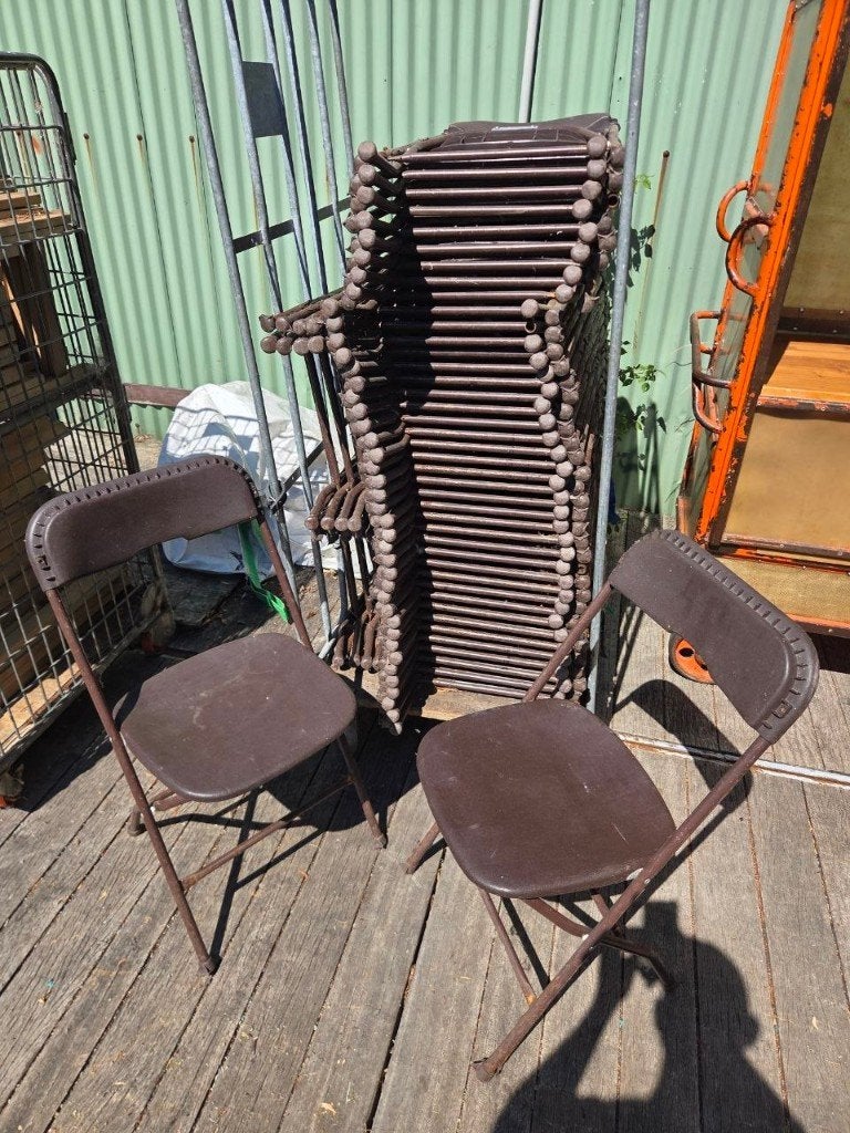 Partij 52 bruine kunststof klapstoelen | Evenement/Horeca, Ophalen, Kunststof, Gebruikt, Bruin