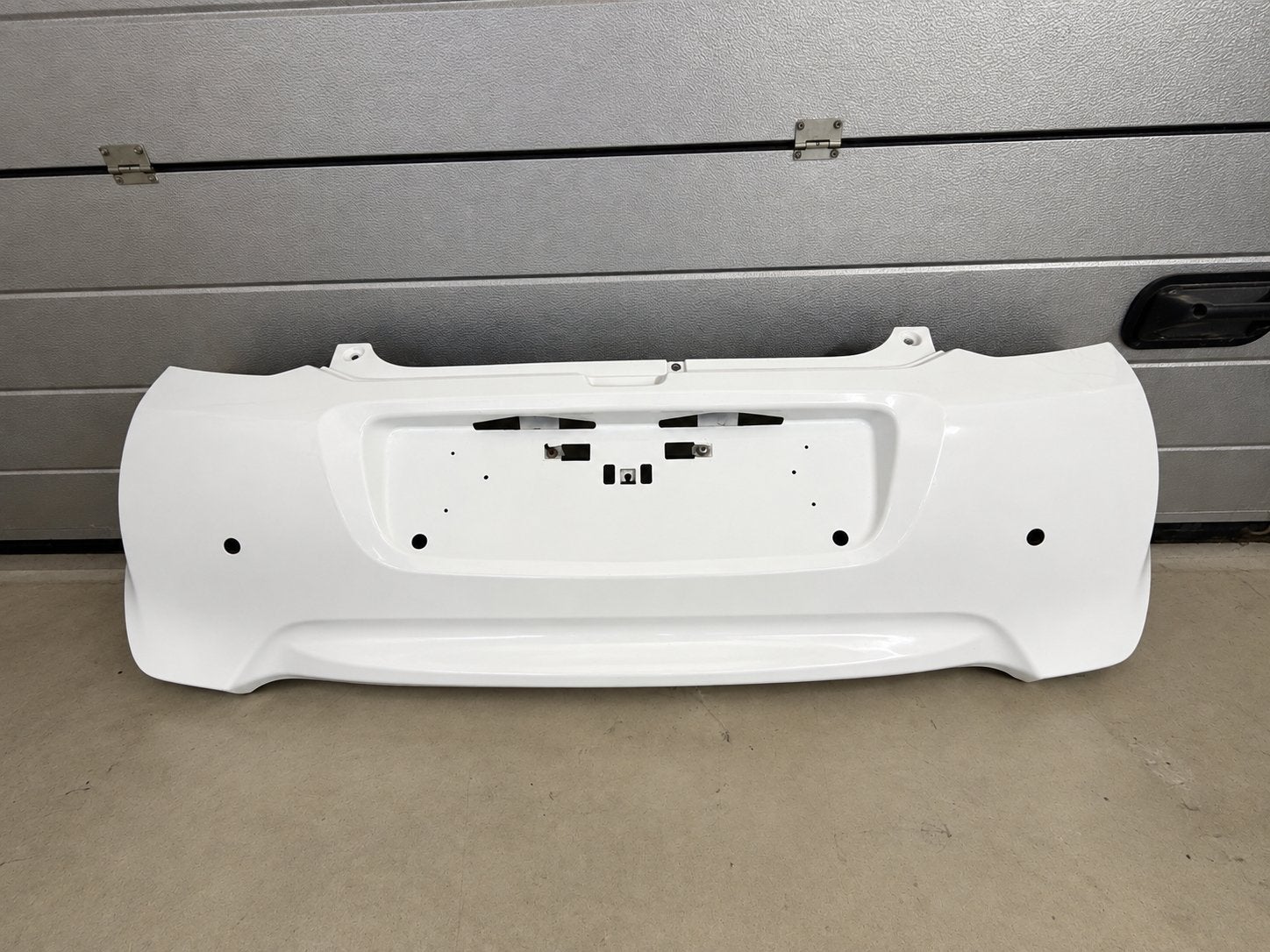 Nette Achterbumper Suzuki Alto (2009-2015) Wit, Gebruikt, Ophalen of Verzenden, Achter, Bumper