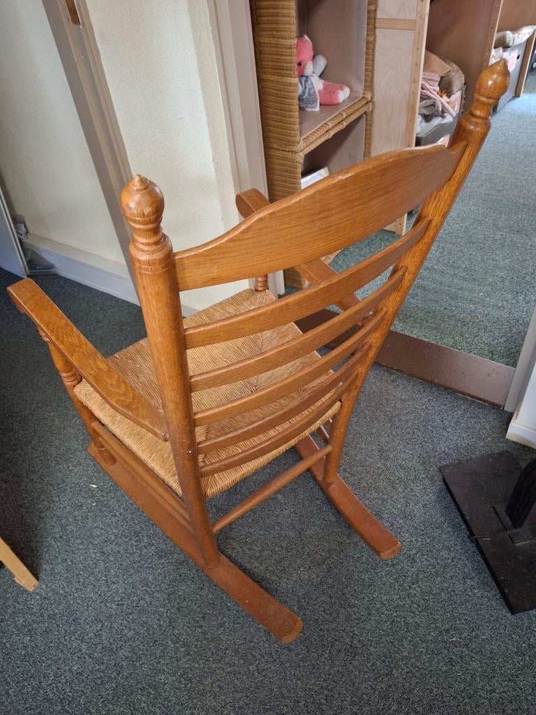 Mooie Houten Schommelstoel met rieten zitting, Ophalen, Gebruikt, Bruin, Hout