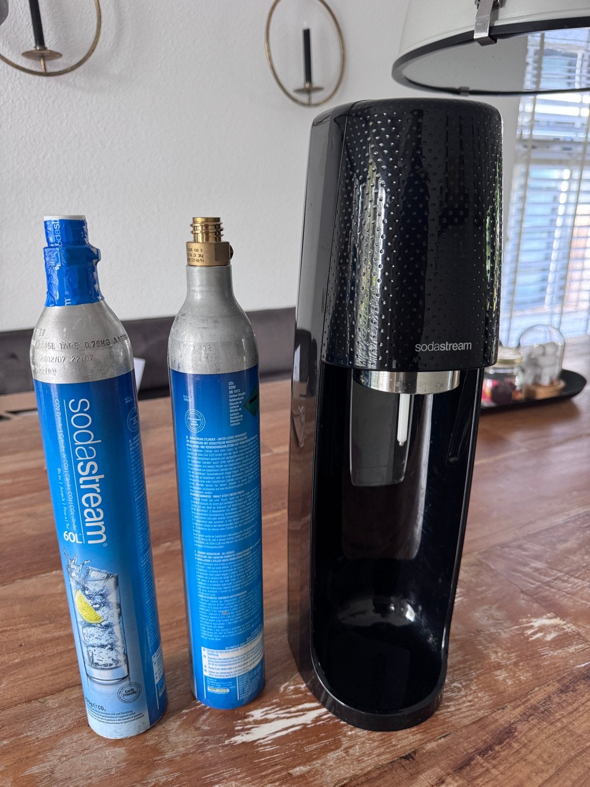 Sodastream met 2 CO2 cilinders, Ophalen of Verzenden, Zo goed als nieuw
