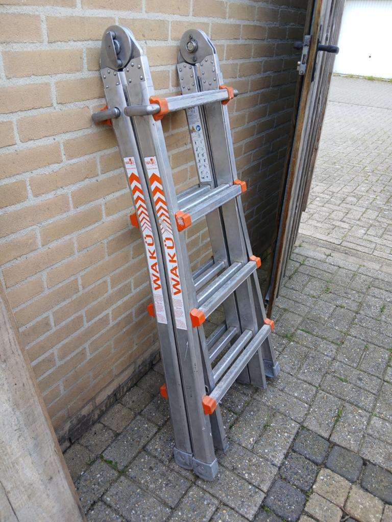 WAKÜ Opvouwbare Aluminium Ladder - Gebruikt, Doe-het-zelf en Verbouw, Ladders en Trappen, Ophalen of Verzenden