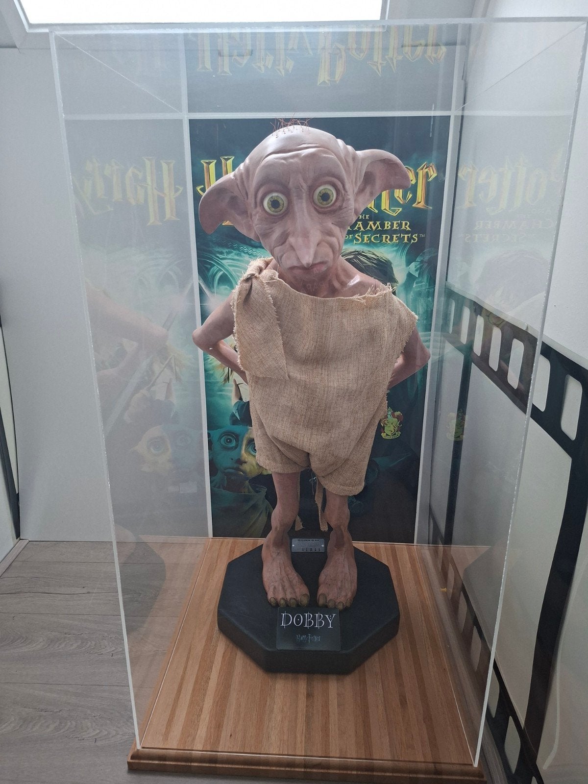 Harry Potter Dobby Lifesize met Vitrine, Verzamelen, Ophalen, Zo goed als nieuw