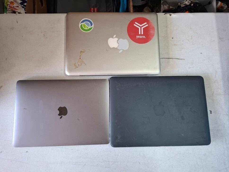 Apple partij, Computers en Software, MacBook Pro, One Apple Park Way, Cupertino, CA 95014, USA, 13 inch, Niet werkend