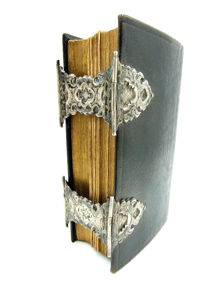 Bijbel met zilveren sloten, S.F. Reitsma, Heerenveen, 1872, Antiek en Kunst, Verzenden, Bijbel