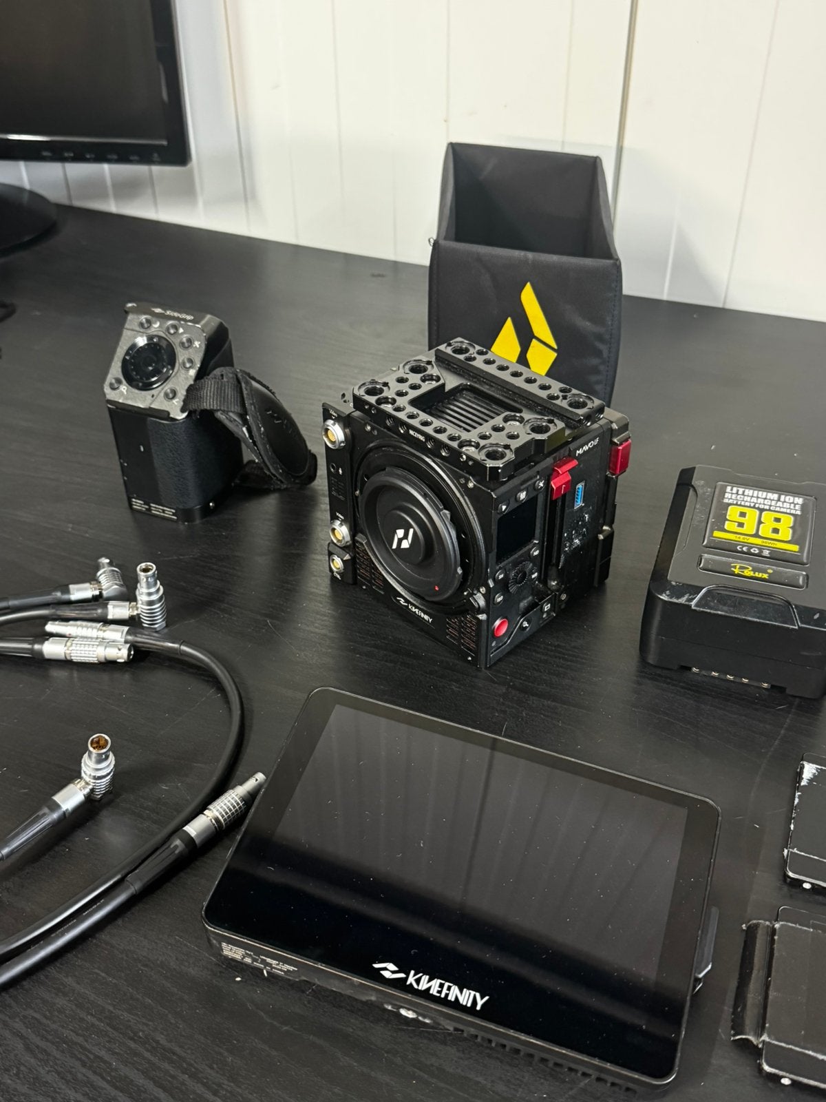 Kinefinity MAVO Lf 6K Cinema camera body + accessoires, Audio, Tv en Foto, Videocamera's Digitaal, Zo goed als nieuw, Overige soorten