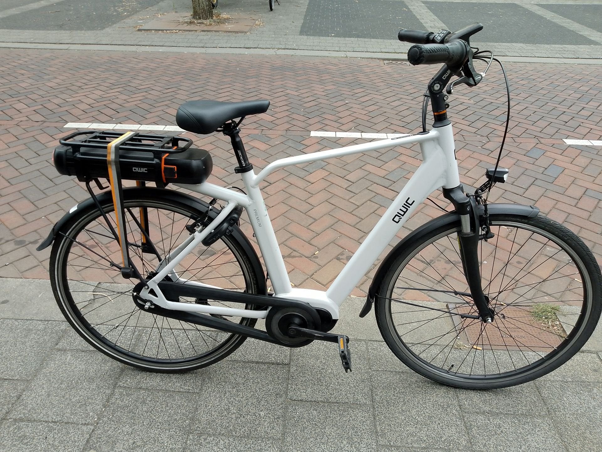 Qwic Premium MN8 h54 elektrische herenfiets middenmotor
