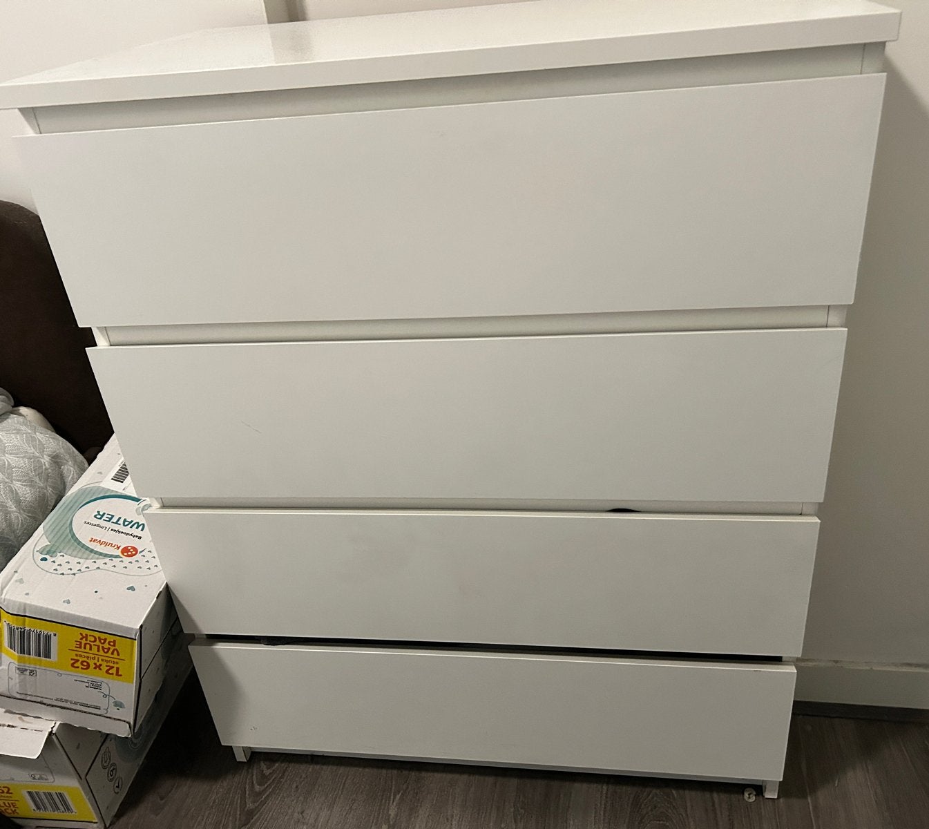Witte ladekast met 4 laden, Ophalen, Gebruikt, 100 tot 150 cm, 50 tot 100 cm