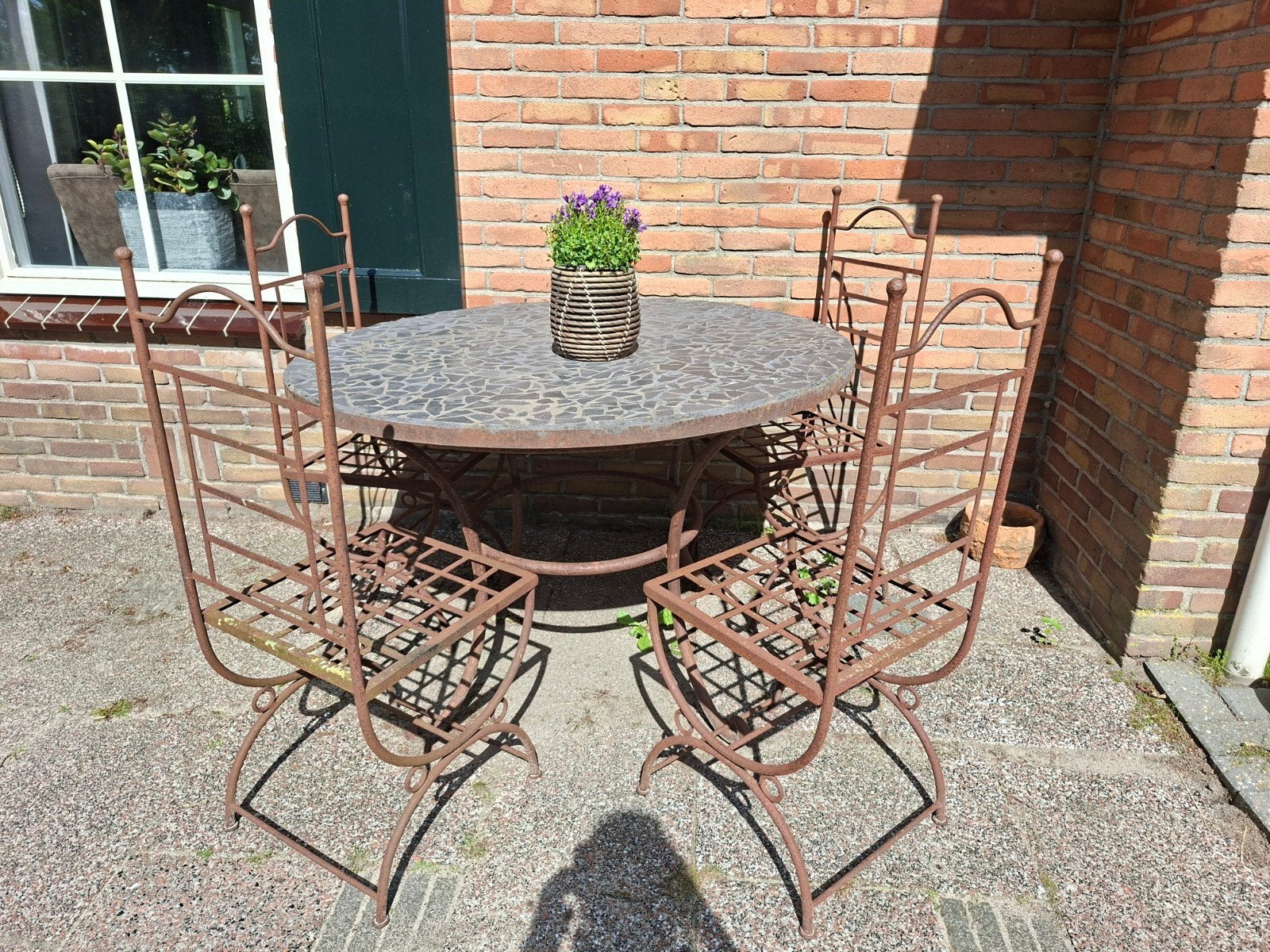 Metalen tuinset met mozaïek tafel en 4 stoelen, Ophalen, Gebruikt, Overige materialen
