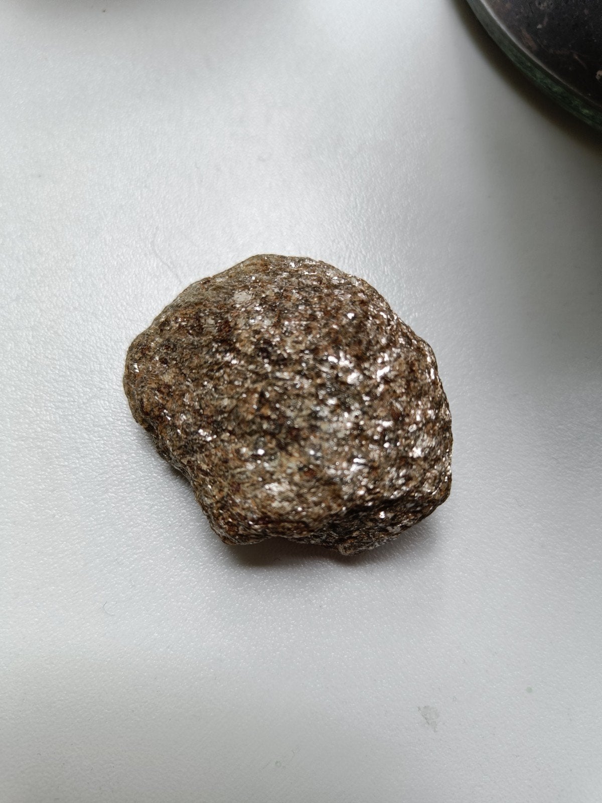 Glanzend Mineraal Stuk - Natuurlijke Schoonheid, Ophalen of Verzenden, Mineraal