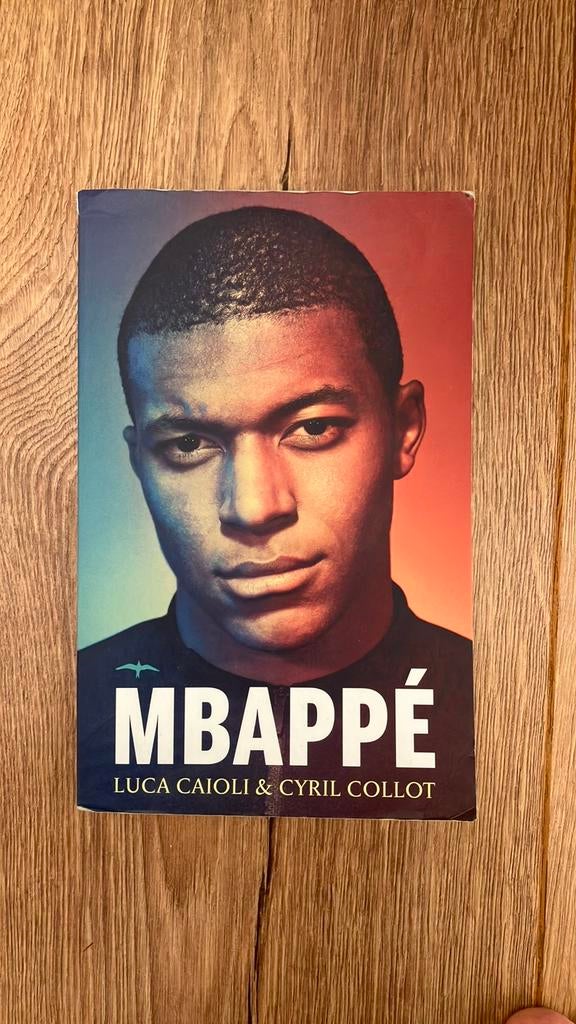 Boek: mbappe, Ophalen of Verzenden, Zo goed als nieuw